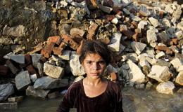 De ramp in Pakistan: niet praten maar doen