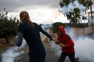 Over de protesten tegen de muur