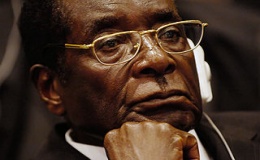 Waarom komt Mugabe weg met gedateerde oorlogspraat?